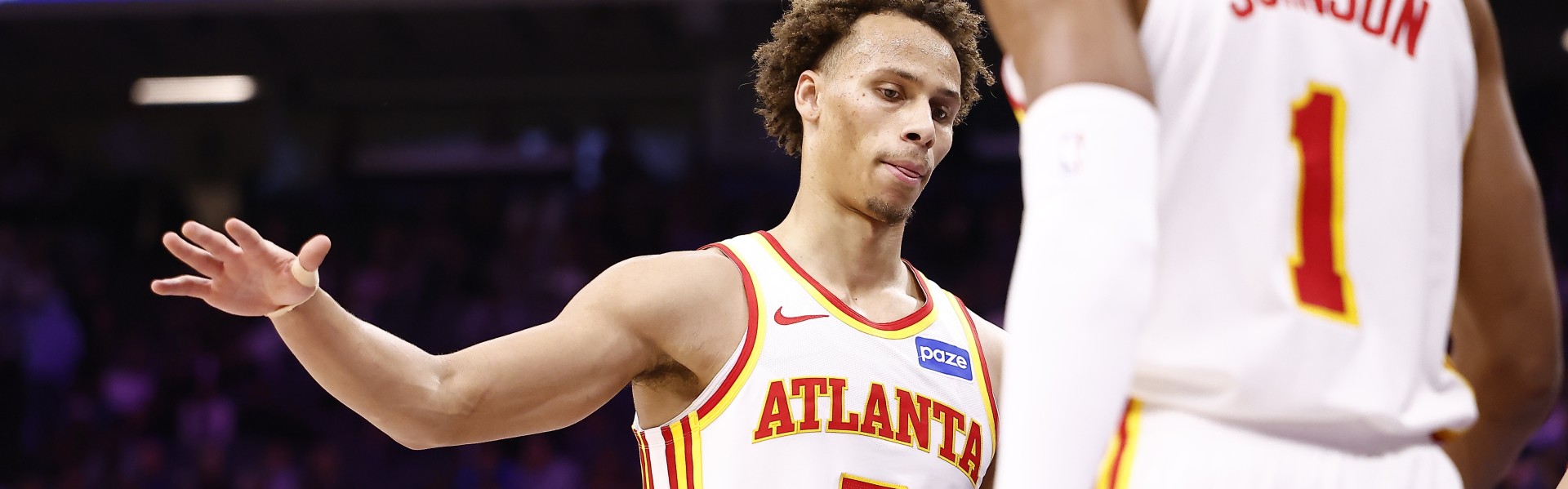 乐鱼体育-还有机会！老鹰第三节26-21还落后湖人16分进末节 最多落后32分