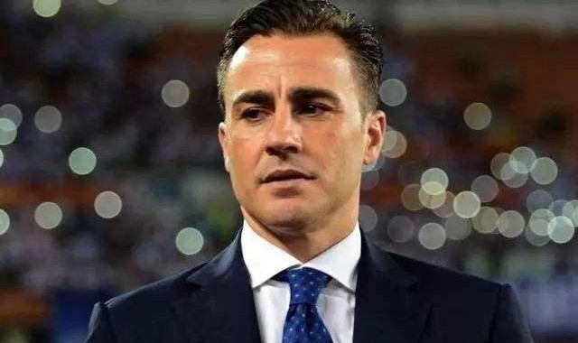 乐鱼体育官网入口-对广州队的防守不满意 卡帅：防费莱尼不如多进球