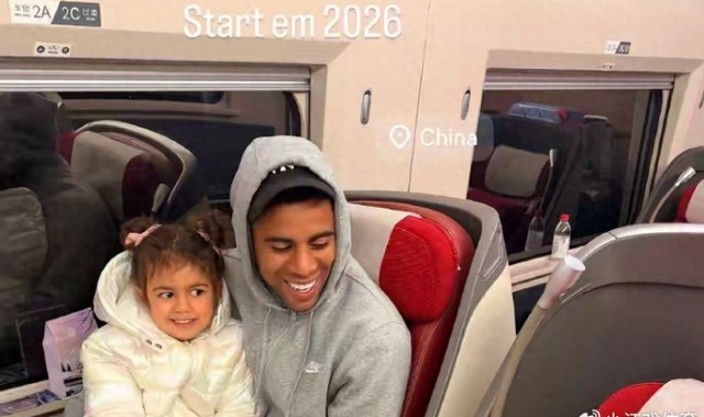 乐鱼体育官网-巴西球星接妻儿来华过年，是作秀还是真融入？|古斯塔沃|路易斯-古斯塔沃|古斯塔沃-博乌|文化|球迷_新浪体育_新浪新闻